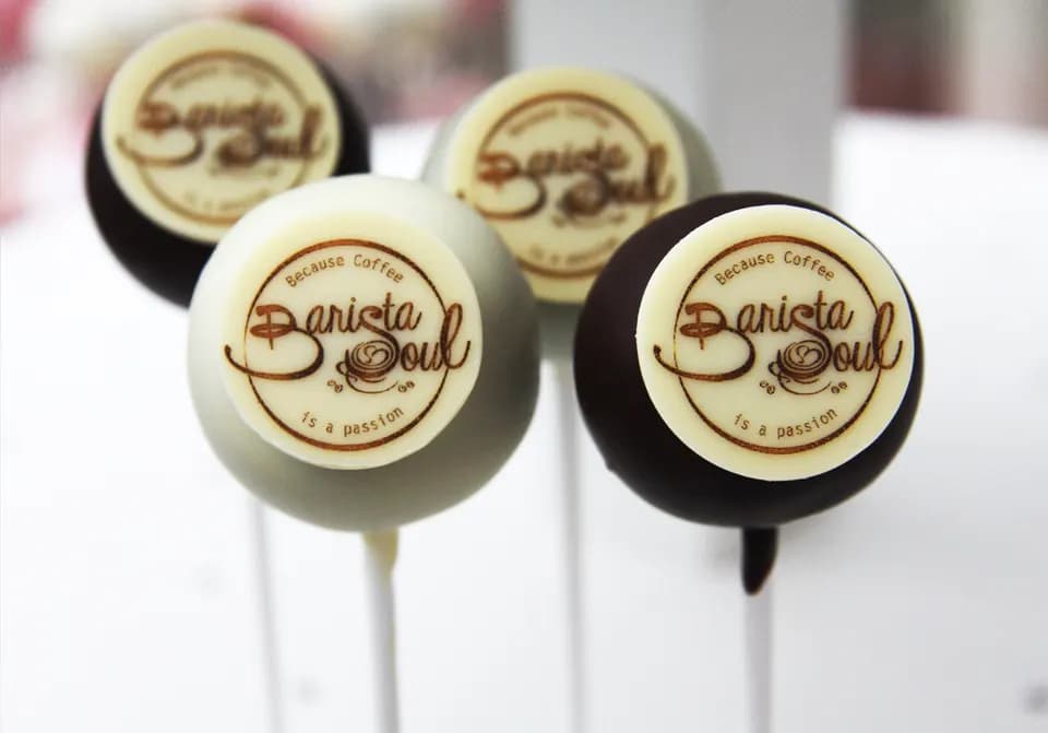 Cakepops mit aufgedrucktem BaristaSoul-Logo